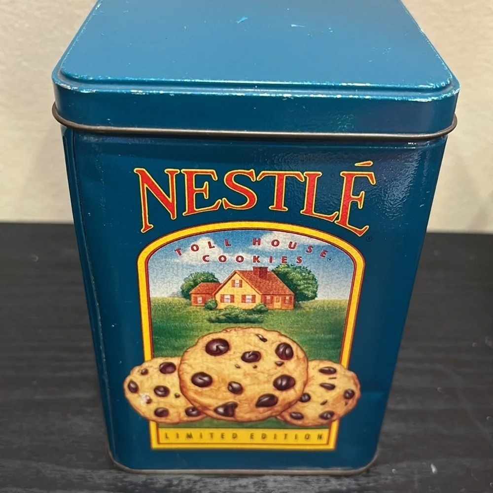 Nestle Toll House tin